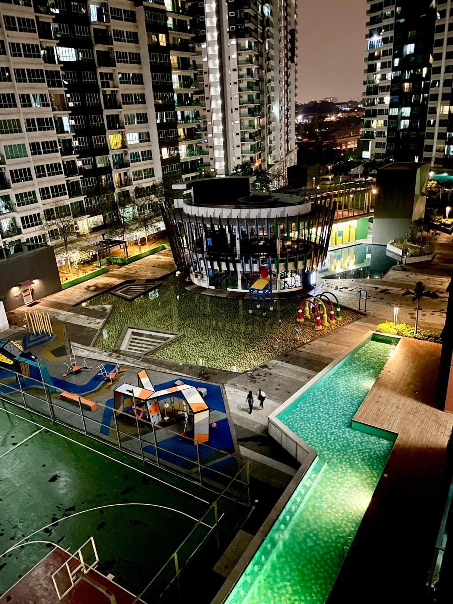 Cosmo Maison Damansara Damai Exterior photo